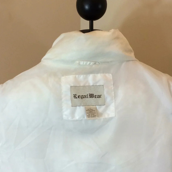 Regal Wear Long White Puffer Ski and Snow Vest - Picture 10 of 10